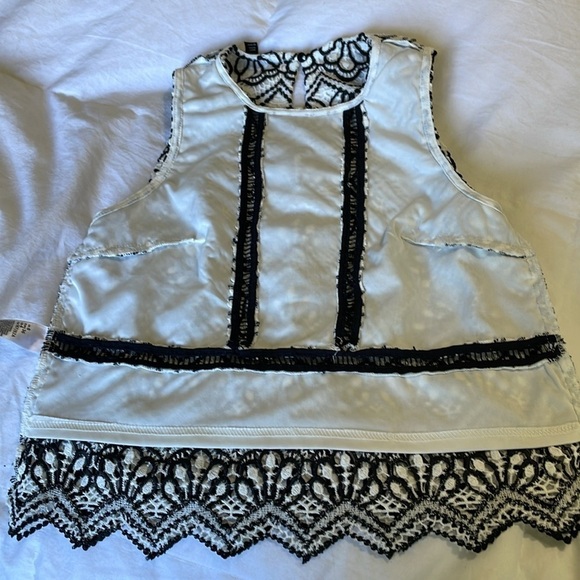 TOPSHOP |Embroidered |Textured|Fit & Flare| Sleeveless |Top |Black/White |Size 4 - Picture 7 of 13